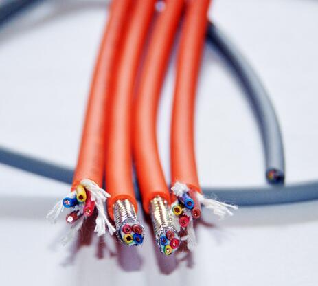 PVC外护套柔性屏蔽数据拖链电缆订制